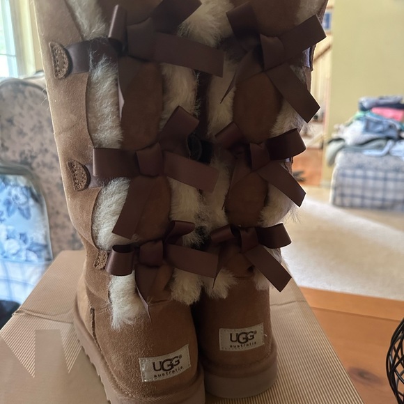 Ugg Tall Bailey Bow Boots Chestnut - Picture 4 of 9